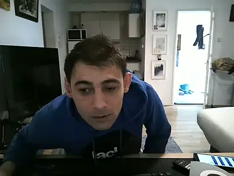 Snapshot of mihaimichael chatting on April 13, 2026, 8:09 am mihaimichael online show from April 13, 2026, 8:09 am