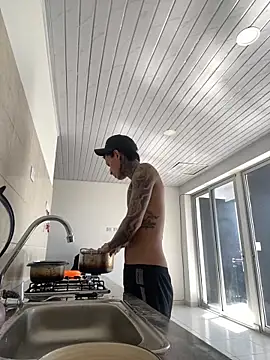 Snapshot of Herem369 chatting on December 15, 2025, 3:05 pm Herem369 online show from December 15, 2025, 3:05 pm