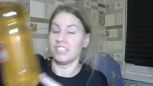 Snapshot of TherestlessKitty chatting on October 3, 2025, 11:13 pm TherestlessKitty online show from October 3, 2025, 11:13 pm