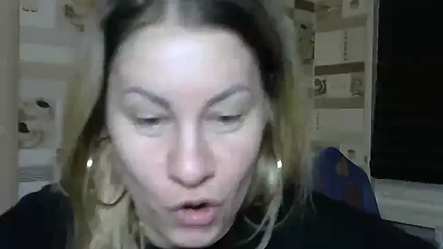 Snapshot of TherestlessKitty chatting on December 13, 2025, 10:15 pm TherestlessKitty online show from December 13, 2025, 10:15 pm