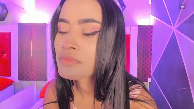 Snapshot of Karoll014 chatting on May 12, 2026, 12:13 pm Karoll014 online show from May 12, 2026, 12:13 pm