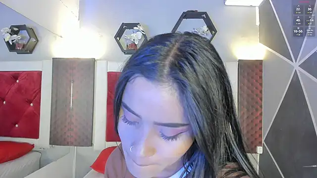Snapshot of Karoll014 chatting on May 26, 2026, 12:12 pm Karoll014 online show from May 26, 2026, 12:12 pm