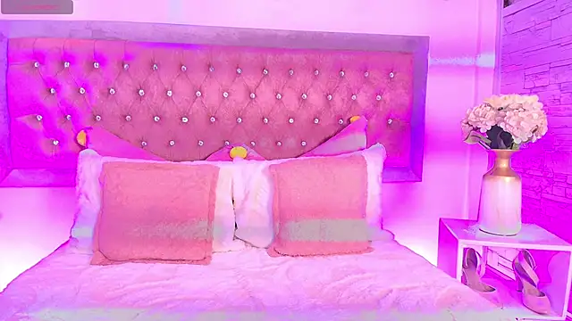 Snapshot of Tayzon_Foxxx chatting on January 7, 2026, 11:45 am Tayzon Foxxx online show from January 7, 2026, 11:45 am