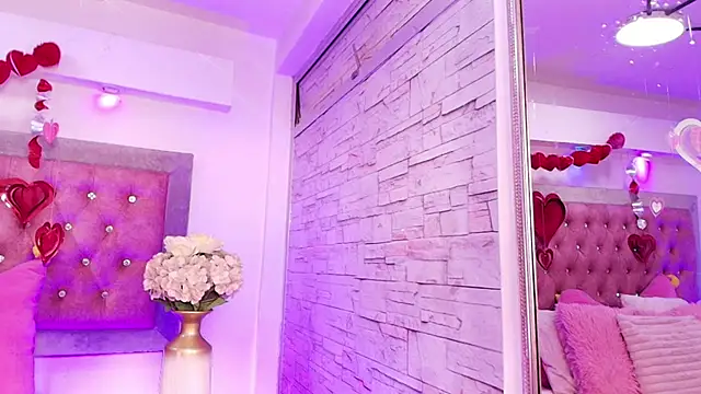 Snapshot of Tayzon_Foxxx chatting on February 21, 2026, 1:56 pm Tayzon Foxxx online show from February 21, 2026, 1:56 pm