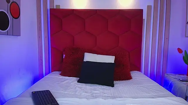 Snapshot of Tayzon_Foxxx chatting on July 9, 2026, 9:19 pm Tayzon Foxxx online show from July 9, 2026, 9:19 pm