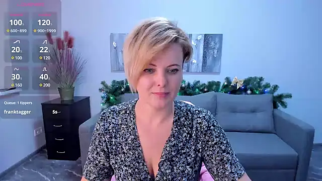 Julia Wilsone online show from January 5, 2025, 6:35 pm