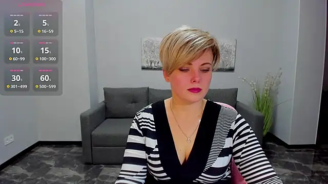 Julia Wilsone online show from March 4, 2025, 12:33 pm