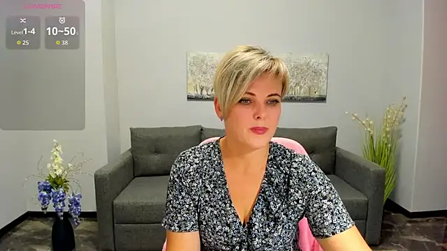 Julia Wilsone online show from September 26, 2025, 11:58 am