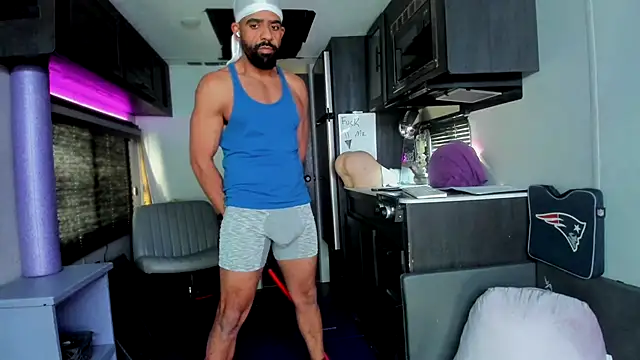 Snapshot of DirtyDrizzy chatting on February 8, 2026, 5:38 pm DirtyDrizzy online show from February 8, 2026, 5:38 pm