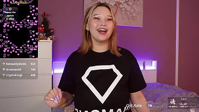 Snapshot of KarenBlair chatting on December 18, 2024, 6:14 pm KarenBlair online show from December 18, 2024, 6:14 pm