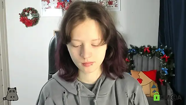 Snapshot of Alina_Mills chatting on December 22, 2025, 7:05 am Alina Mills online show from December 22, 2025, 7:05 am