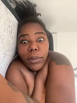 Goddess Nafeesha online show from December 5, 2025, 6:37 pm