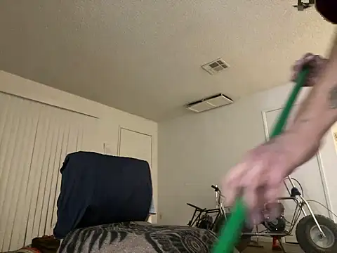 Snapshot of freakzmexx chatting on December 13, 2024, 6:10 am freakzmexx online show from December 13, 2024, 6:10 am