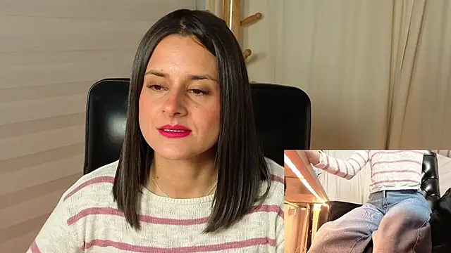 Alice milf  online show from October 25, 2025, 11:07 am