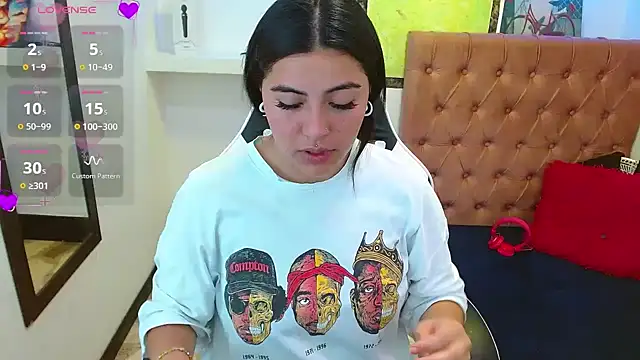 Snapshot of _luna_torres chatting on November 28, 2025, 1:25 pm luna torres online show from November 28, 2025, 1:25 pm