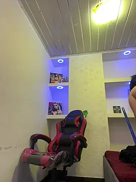  luna torres online show from April 16, 2026, 12:39 pm