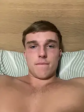 Snapshot of heyaeric chatting on March 2, 2026, 7:32 pm heyaeric online show from March 2, 2026, 7:32 pm