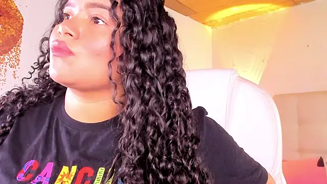 loly marce online show from February 22, 2025, 8:09 pm