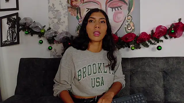 Snapshot of taty_miller chatting on December 1, 2025, 8:36 pm taty miller online show from December 1, 2025, 8:36 pm