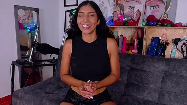 Snapshot of taty_miller chatting on December 3, 2025, 8:18 pm taty miller online show from December 3, 2025, 8:18 pm