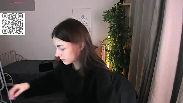 toooyour online show from November 7, 2025, 10:10 pm