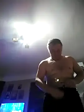 Snapshot of Grasul78 chatting on November 17, 2025, 4:13 pm Grasul78 online show from November 17, 2025, 4:13 pm