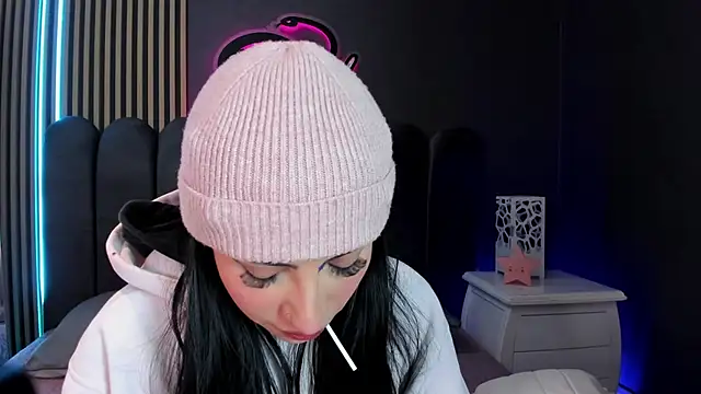 Snapshot of Nicolette_ks_ chatting on May 23, 2026, 5:34 am Nicolette ks online show from May 23, 2026, 5:34 am