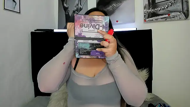 LinaBrowm online show from March 30, 2026, 7:37 pm