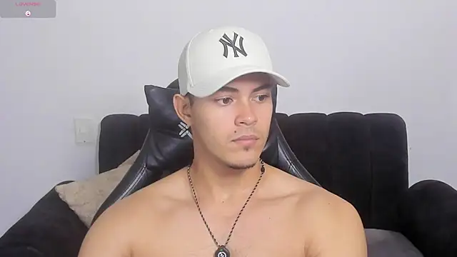 Snapshot of Iamdylan777 chatting on April 8, 2026, 3:34 pm Iamdylan777 online show from April 8, 2026, 3:34 pm