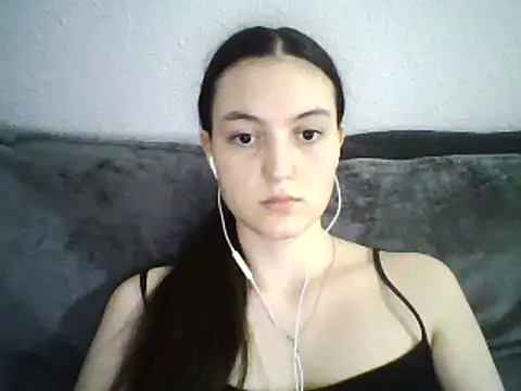 Lisa Tylor online show from December 4, 2024, 6:17 pm