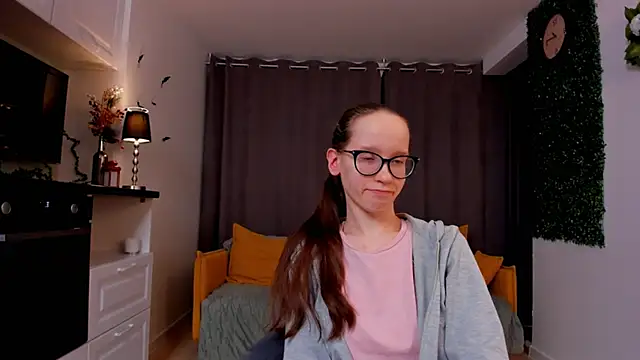 Snapshot of BettyBrowni chatting on February 19, 2025, 11:14 pm BettyBrowni online show from February 19, 2025, 11:14 pm