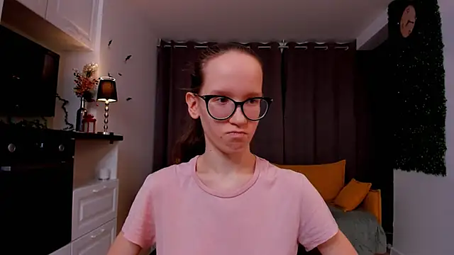 Snapshot of BettyBrowni chatting on February 20, 2025, 2:18 am BettyBrowni online show from February 20, 2025, 2:18 am