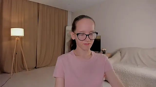 Snapshot of BettyBrowni chatting on October 18, 2025, 4:08 pm BettyBrowni online show from October 18, 2025, 4:08 pm