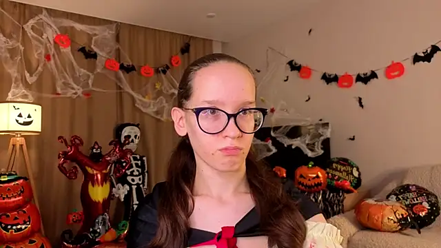 Snapshot of BettyBrowni chatting on November 1, 2025, 4:09 pm BettyBrowni online show from November 1, 2025, 4:09 pm