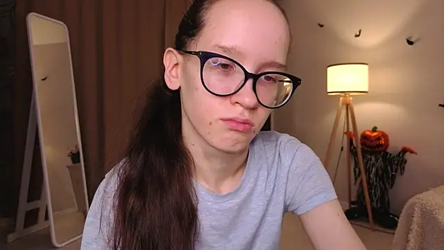 Snapshot of BettyBrowni chatting on December 3, 2025, 4:05 pm BettyBrowni online show from December 3, 2025, 4:05 pm