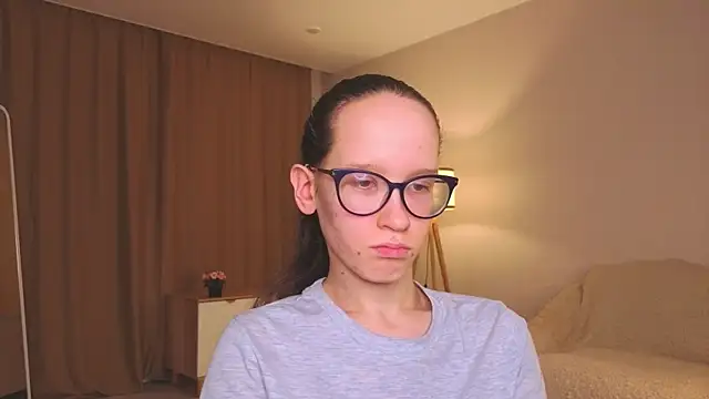 Snapshot of BettyBrowni chatting on December 13, 2025, 8:47 pm BettyBrowni online show from December 13, 2025, 8:47 pm