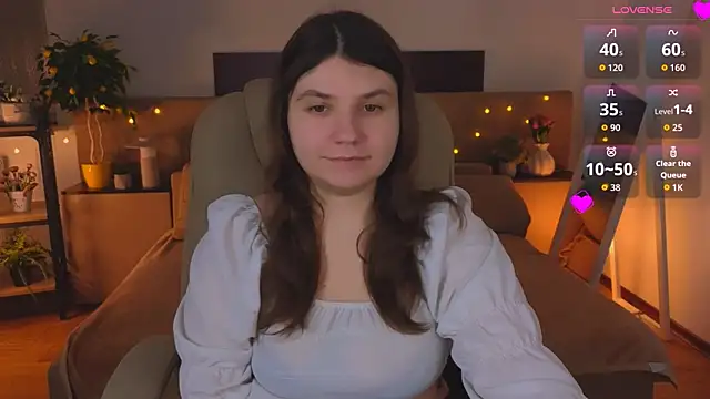 Viola  Shy online show from April 3, 2026, 8:18 pm