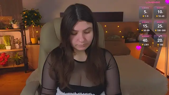Snapshot of Viola__Shy chatting on April 25, 2026, 8:17 pm Viola Shy online show from April 25, 2026, 8:17 pm