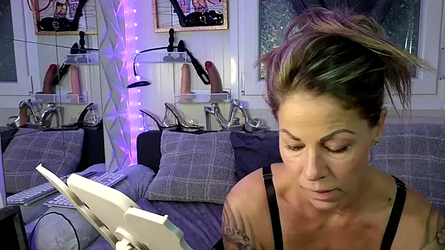 Tatjana Sue online show from November 10, 2025, 5:34 pm