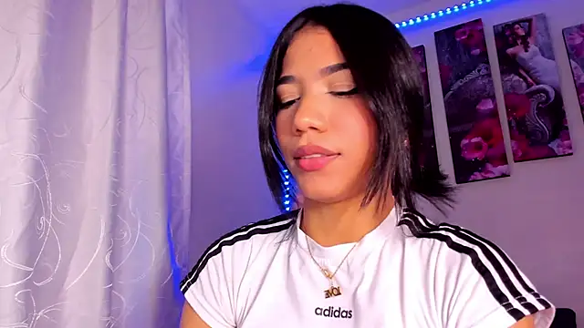 Snapshot of Alissarhys26 chatting on December 15, 2024, 10:15 pm Alissarhys26 online show from December 15, 2024, 10:15 pm