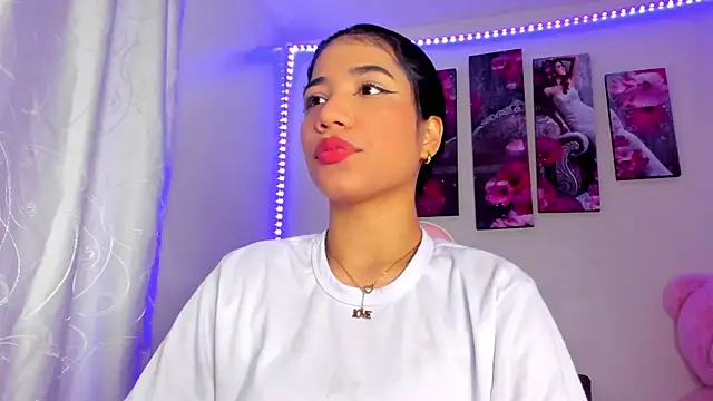 Snapshot of Alissarhys26 chatting on December 29, 2024, 3:44 am Alissarhys26 online show from December 29, 2024, 3:44 am