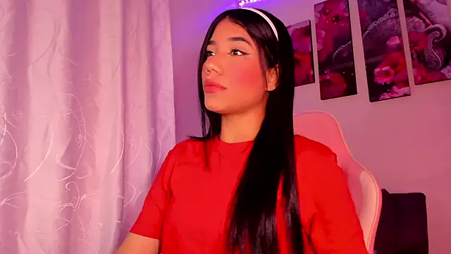 Snapshot of Alissarhys26 chatting on March 6, 2025, 12:00 am Alissarhys26 online show from March 6, 2025, 12:00 am