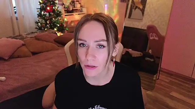 VeronicaRoss online show from December 19, 2024, 11:50 am
