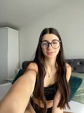 Wildberry  online show from April 5, 2026, 7:49 am