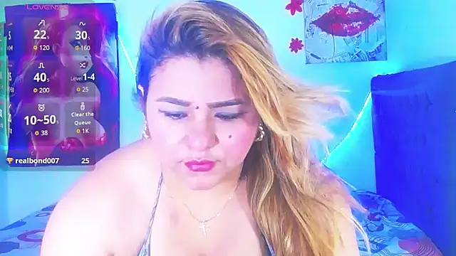 Snapshot of Charlotte_mh chatting on November 21, 2025, 5:33 pm Charlotte mh online show from November 21, 2025, 5:33 pm