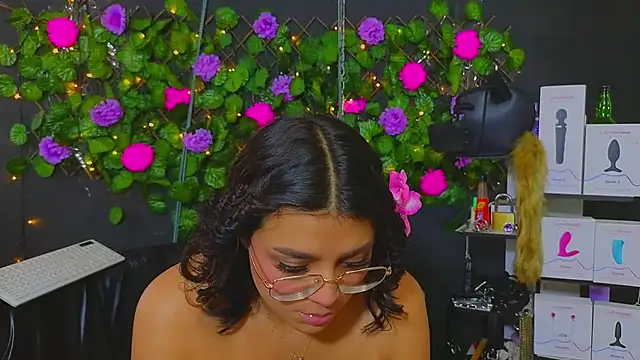 Sweett Mollyy online show from July 23, 2026, 9:35 pm