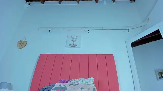 valen rose0 online show from February 13, 2025, 12:11 pm