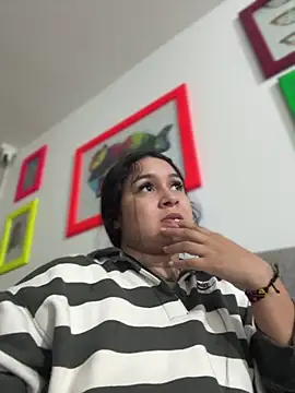 Snapshot of Pretty_Isadora chatting on April 22, 2026, 7:48 pm Pretty Isadora online show from April 22, 2026, 7:48 pm