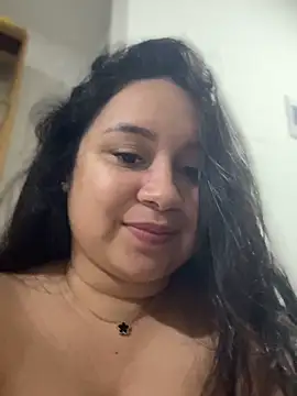Snapshot of Pretty_Isadora chatting on May 27, 2026, 4:31 am Pretty Isadora online show from May 27, 2026, 4:31 am