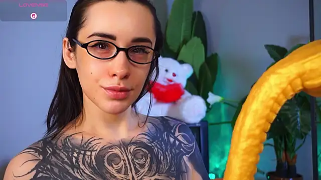 EvaCanton online show from February 4, 2026, 2:17 am